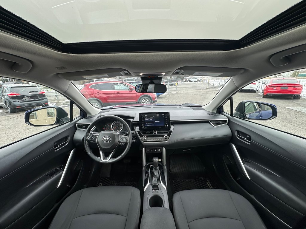 2022 Toyota Corolla Cross LE TOIT OUVRANT CRUISE ADAPTATIF in St-Jean-Sur-Richelieu, Quebec - 13 - w1024h768px