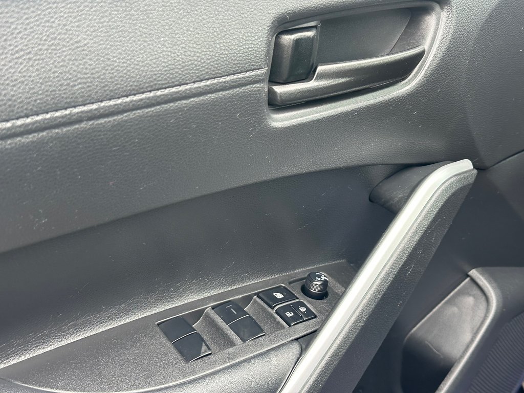 2022 Toyota Corolla Cross LE TOIT OUVRANT CRUISE ADAPTATIF in St-Jean-Sur-Richelieu, Quebec - 20 - w1024h768px
