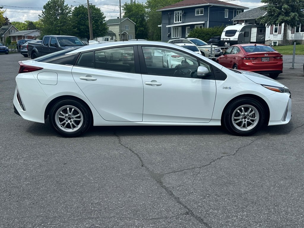 2022 Toyota PRIUS PRIME SEULEMENT 056963 KM in St-Jean-Sur-Richelieu, Quebec - 9 - w1024h768px