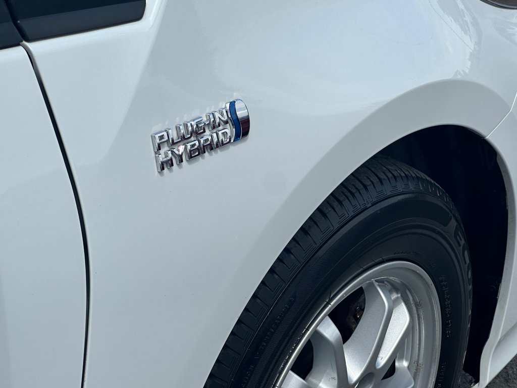 2022 Toyota PRIUS PRIME SEULEMENT 056963 KM in St-Jean-Sur-Richelieu, Quebec - 12 - w1024h768px
