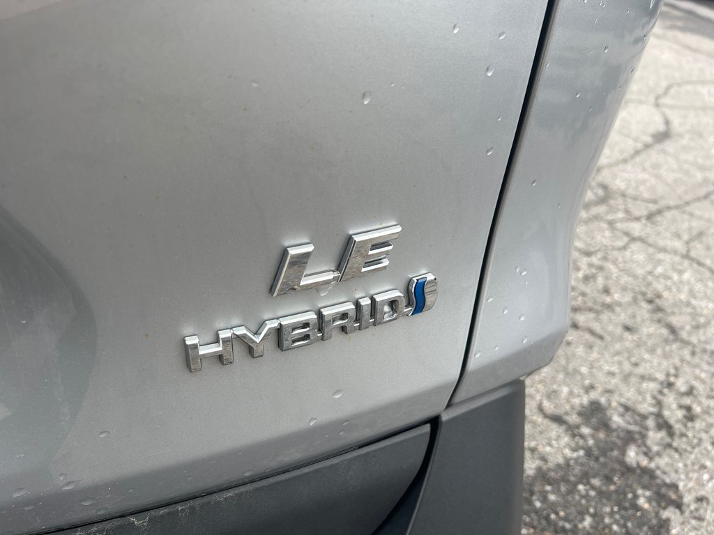 2019  RAV4 Hybrid LE AWD CRUISE ADAPT ANGLES MORTS in St-Jean-Sur-Richelieu, Quebec - 15 - w1024h768px