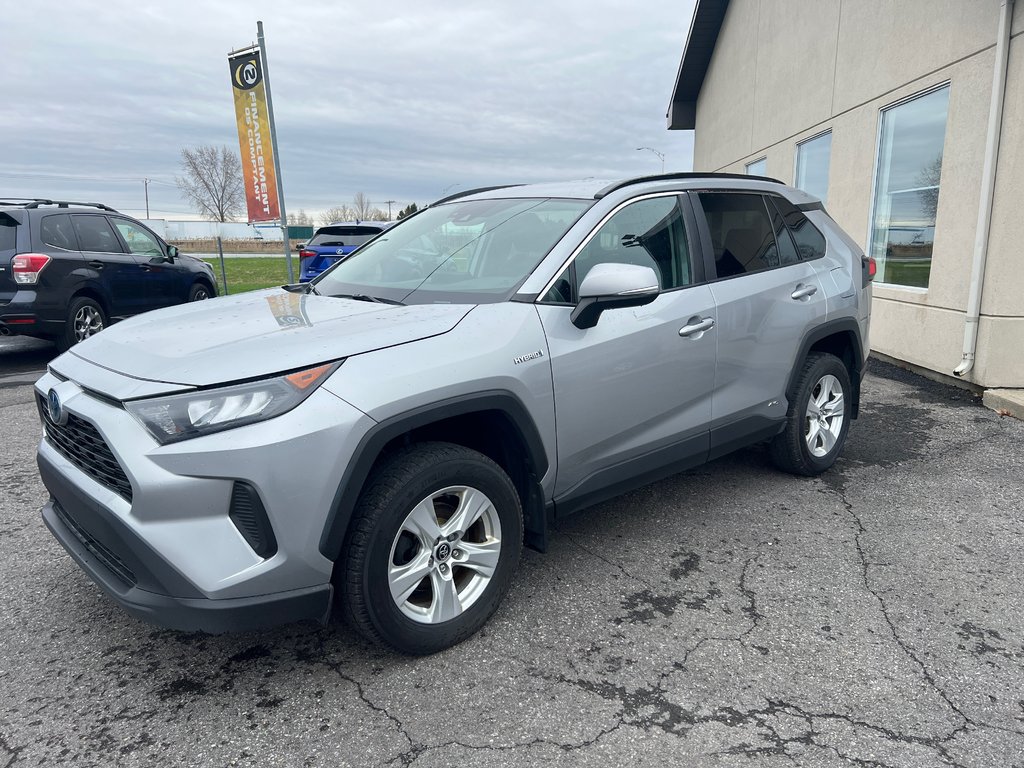 2019  RAV4 Hybrid LE AWD CRUISE ADAPT ANGLES MORTS in St-Jean-Sur-Richelieu, Quebec - 5 - w1024h768px