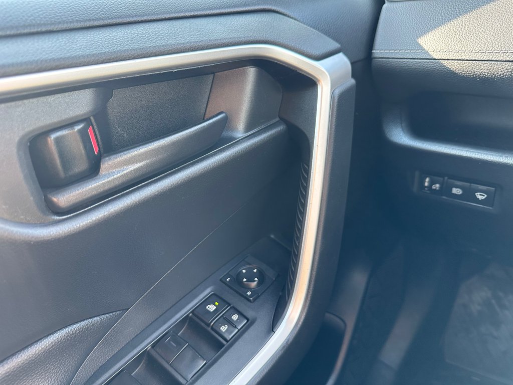 2019 Toyota RAV4 LE AWD SEULEMENT 075492 KM in St-Jean-Sur-Richelieu, Quebec - 17 - w1024h768px