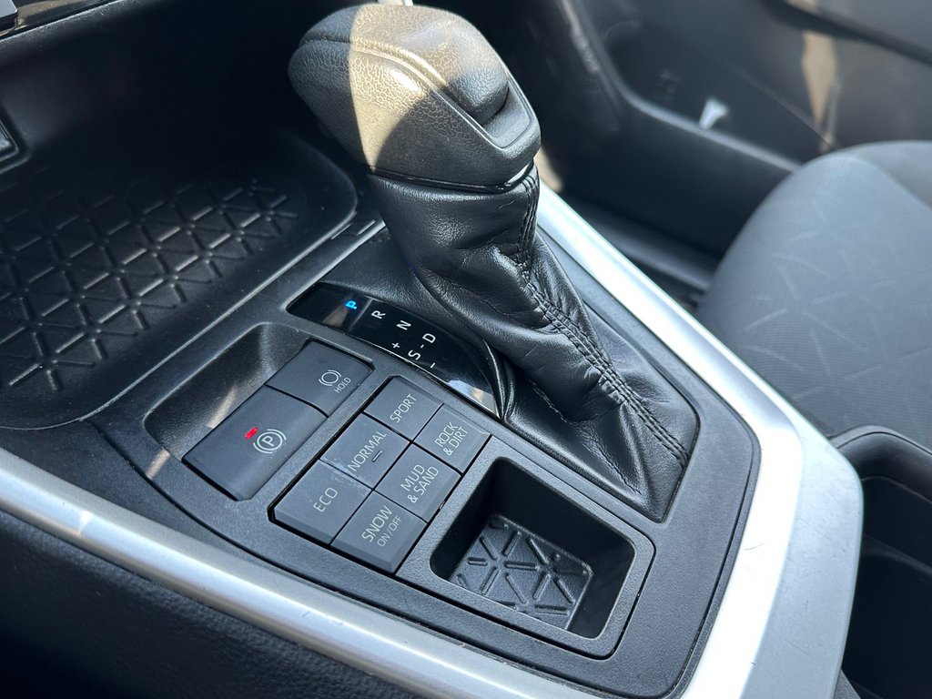 2019 Toyota RAV4 LE AWD SEULEMENT 075492 KM in St-Jean-Sur-Richelieu, Quebec - 18 - w1024h768px