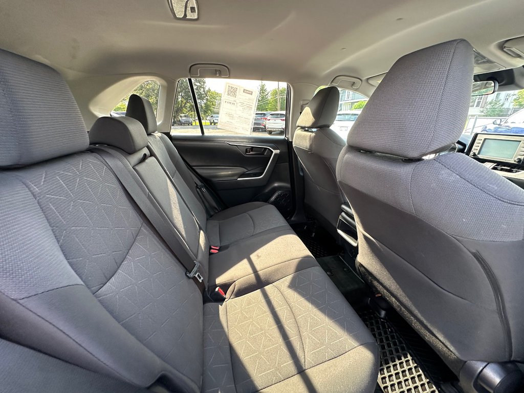 2019 Toyota RAV4 LE AWD SEULEMENT 075492 KM in St-Jean-Sur-Richelieu, Quebec - 12 - w1024h768px