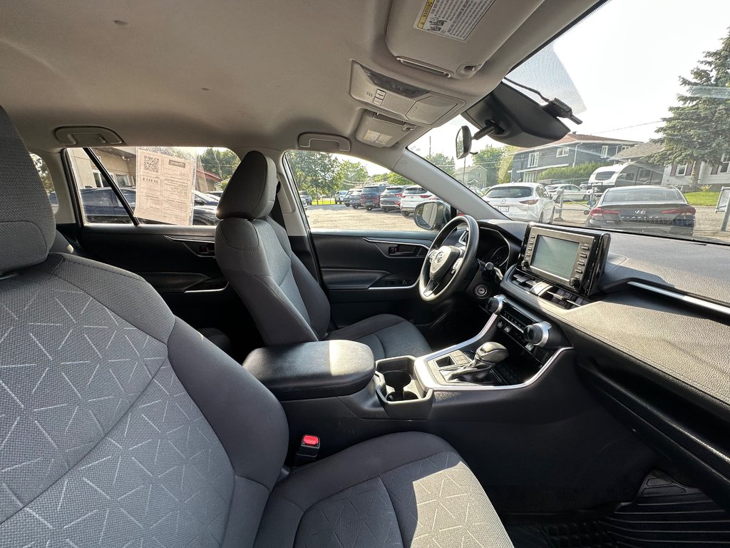 2019 Toyota RAV4 LE AWD SEULEMENT 075492 KM in St-Jean-Sur-Richelieu, Quebec - 10 - w1024h768px