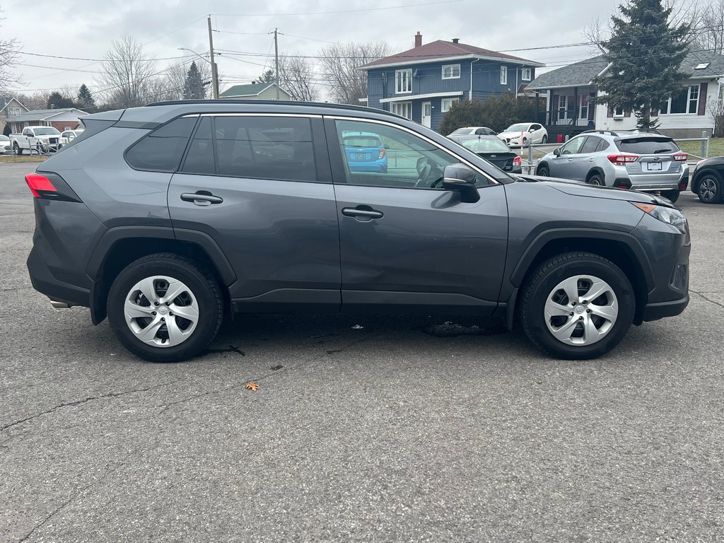 2020  RAV4 LE AWD APPLE CAR  ANGLES MORTS CAMERA in St-Jean-Sur-Richelieu, Quebec - 12 - w1024h768px