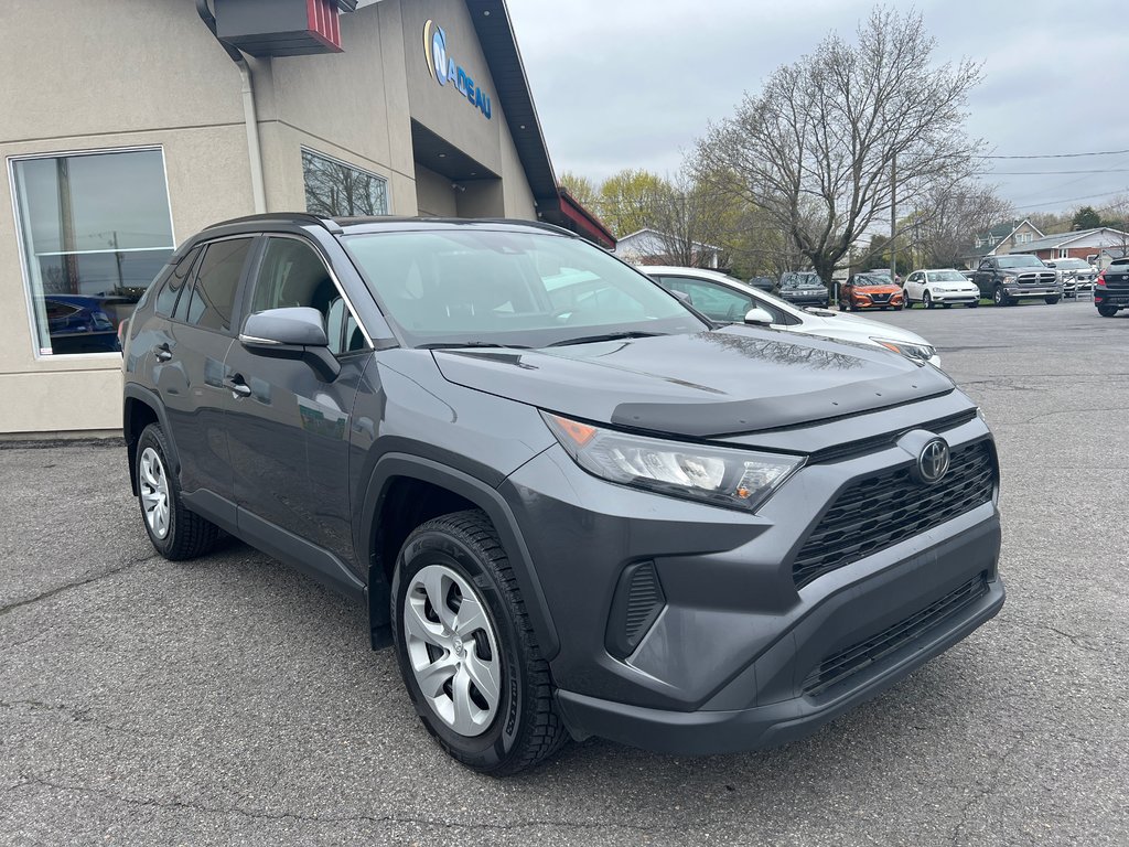 2020  RAV4 LE AWD APPLE CAR  ANGLES MORTS CAMERA in St-Jean-Sur-Richelieu, Quebec - 1 - w1024h768px