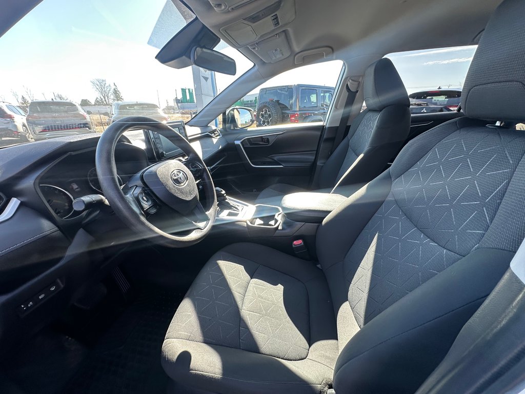 Toyota RAV4 LE AWD CRUISE ADAPTATIF 2021 à St-Jean-Sur-Richelieu, Québec - 15 - w1024h768px