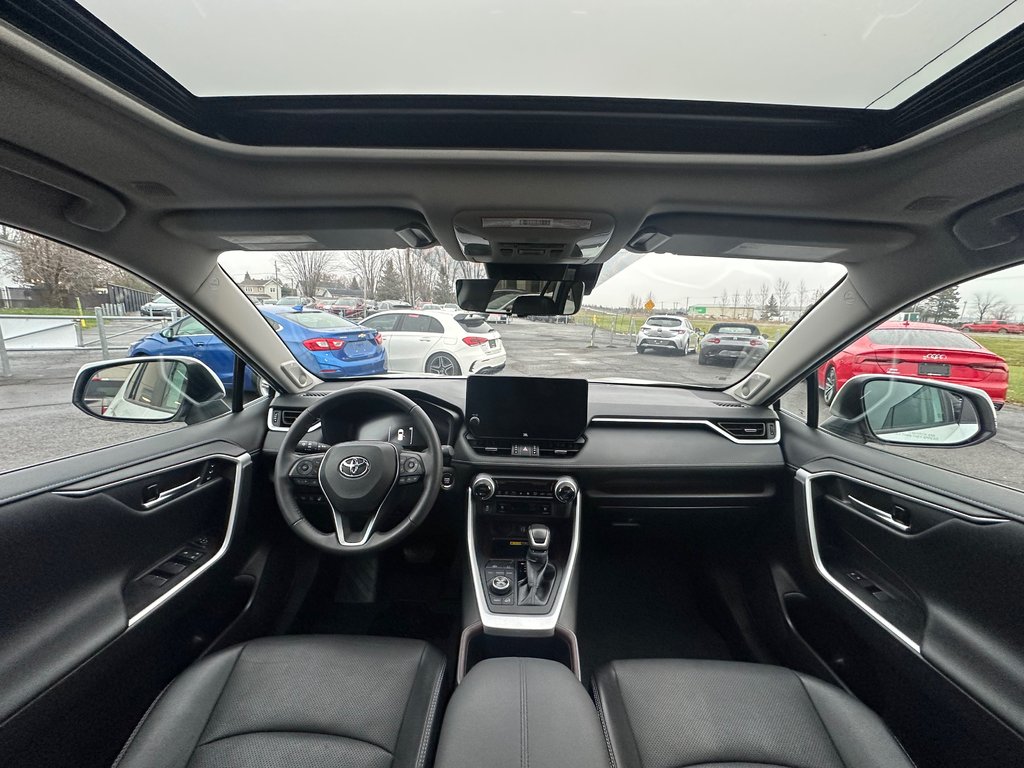 Toyota RAV4 Limited AWD CUIR NAVIGATION 2024 à St-Jean-Sur-Richelieu, Québec - 13 - w1024h768px
