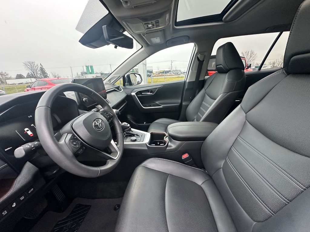 Toyota RAV4 Limited AWD CUIR NAVIGATION 2024 à St-Jean-Sur-Richelieu, Québec - 16 - w1024h768px