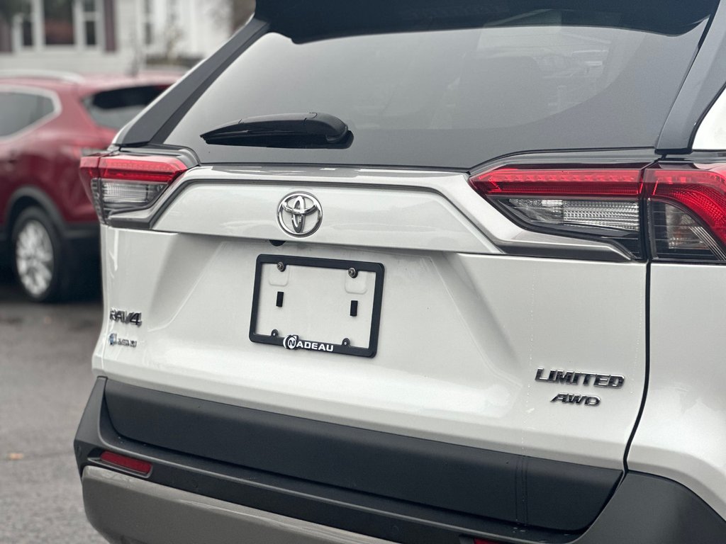 Toyota RAV4 Limited AWD CUIR NAVIGATION 2024 à St-Jean-Sur-Richelieu, Québec - 10 - w1024h768px