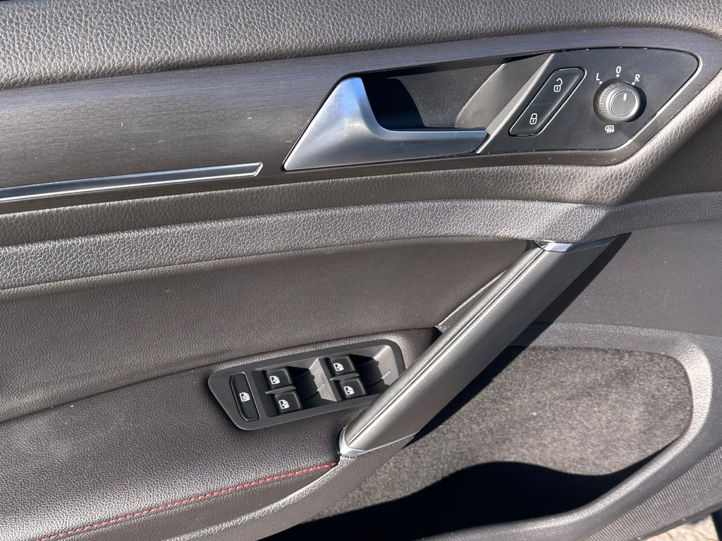 Volkswagen Golf GTI CUIR NAVIGATION TOIT OUVRANT 2019 à St-Jean-Sur-Richelieu, Québec - 19 - w1024h768px