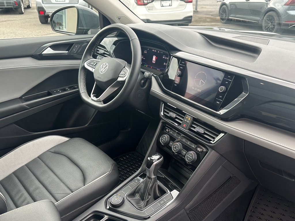 Volkswagen Taos Highline CUIR NAVIGATION TOIT PANORAMIQUE 2022 à St-Jean-Sur-Richelieu, Québec - 3 - w1024h768px