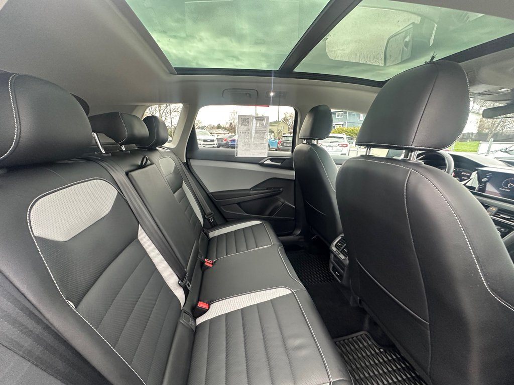 Volkswagen Taos Highline CUIR NAVIGATION TOIT PANORAMIQUE 2022 à St-Jean-Sur-Richelieu, Québec - 16 - w1024h768px