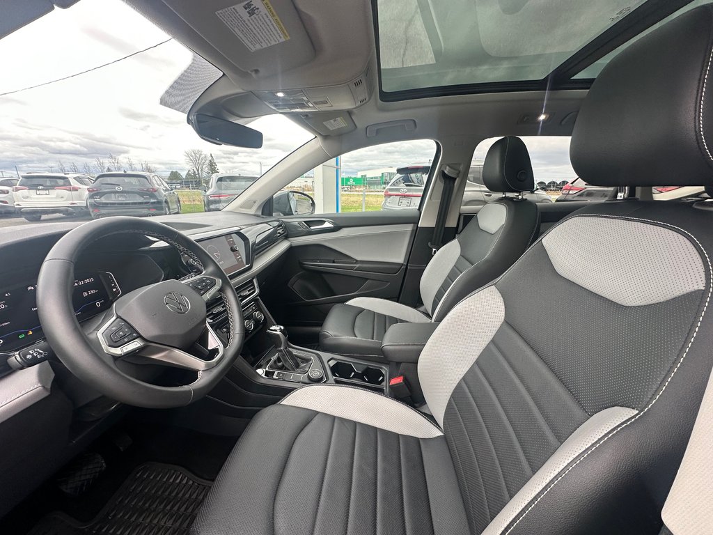 Volkswagen Taos Highline CUIR NAVIGATION TOIT PANORAMIQUE 2022 à St-Jean-Sur-Richelieu, Québec - 13 - w1024h768px