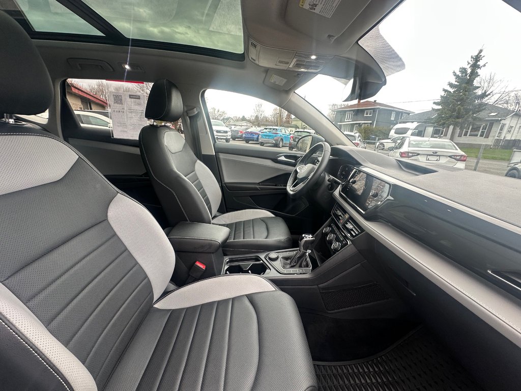 Volkswagen Taos Highline CUIR NAVIGATION TOIT PANORAMIQUE 2022 à St-Jean-Sur-Richelieu, Québec - 15 - w1024h768px