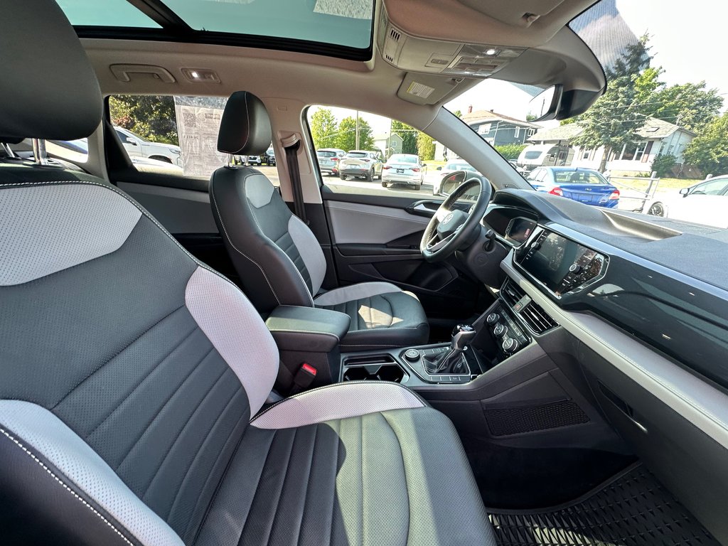 Volkswagen Taos Highline CUIR NAVIGATION TOIT PANORAMIQUE 2022 à St-Jean-Sur-Richelieu, Québec - 12 - w1024h768px