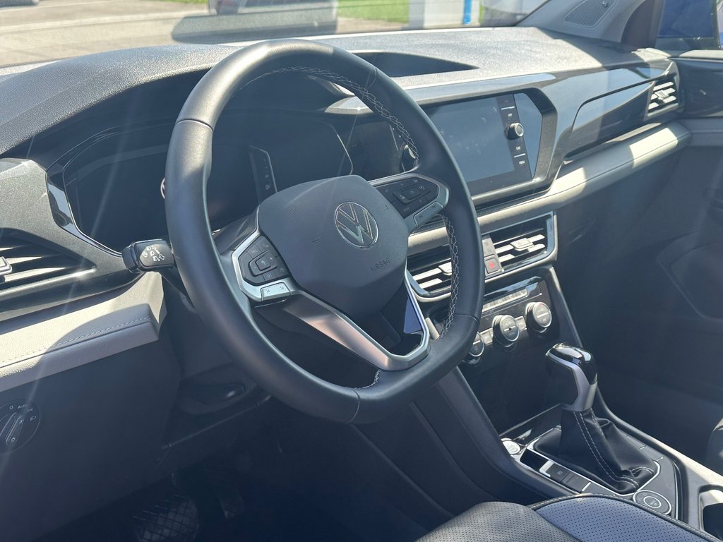 Volkswagen Taos HIGHLINE CUIR TOIT PANORAMIQUE NAVIGATION 2023 à St-Jean-Sur-Richelieu, Québec - 16 - w1024h768px