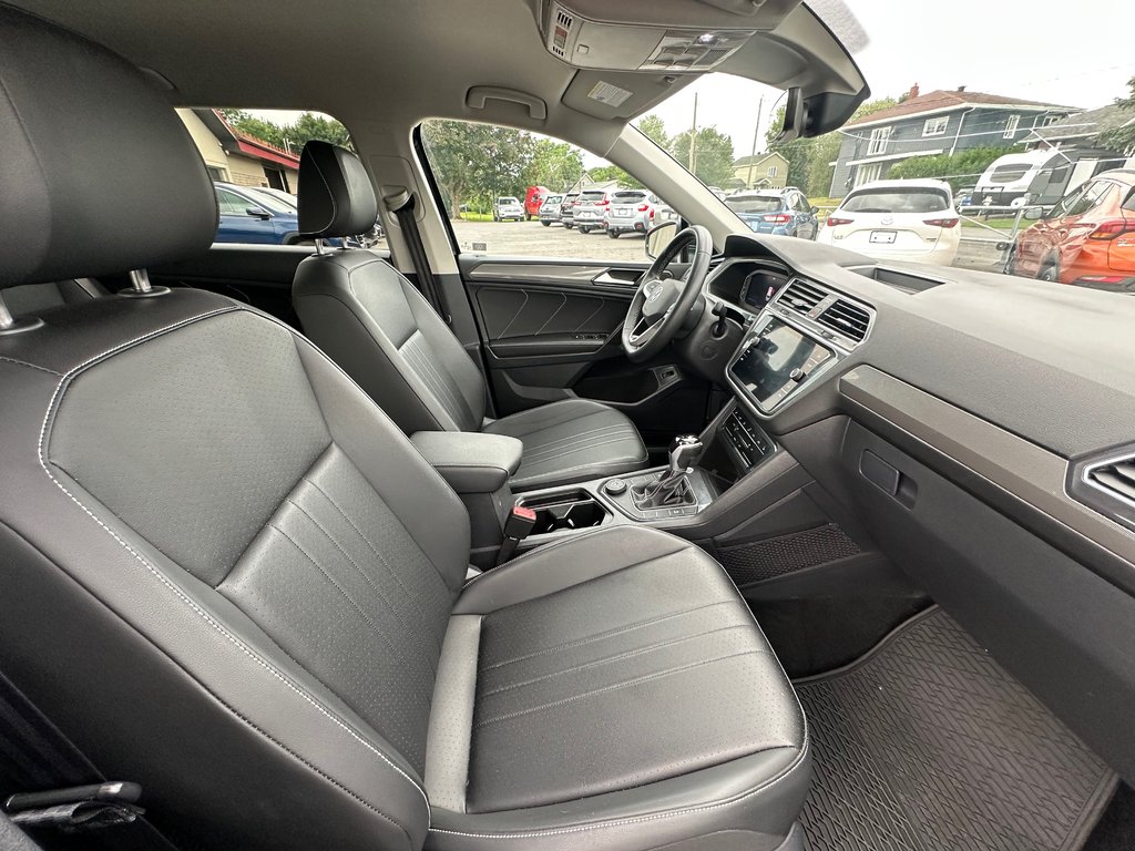 Volkswagen Tiguan Comfortline 4MOTION DEMARREUR 2023 à St-Jean-Sur-Richelieu, Québec - 11 - w1024h768px