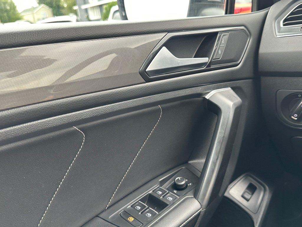 Volkswagen Tiguan Comfortline 4MOTION DEMARREUR 2023 à St-Jean-Sur-Richelieu, Québec - 15 - w1024h768px