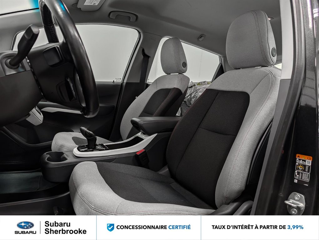 2020 Chevrolet Bolt EV LT in Sherbrooke, Quebec - 10 - w1024h768px