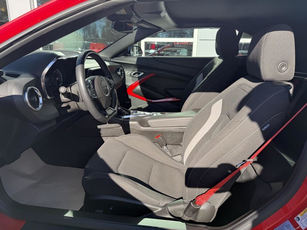 Chevrolet Camaro Convertible LT1 Automatique V8 6.2L 2023 à Quebec, Québec - 21 - w1024h768px