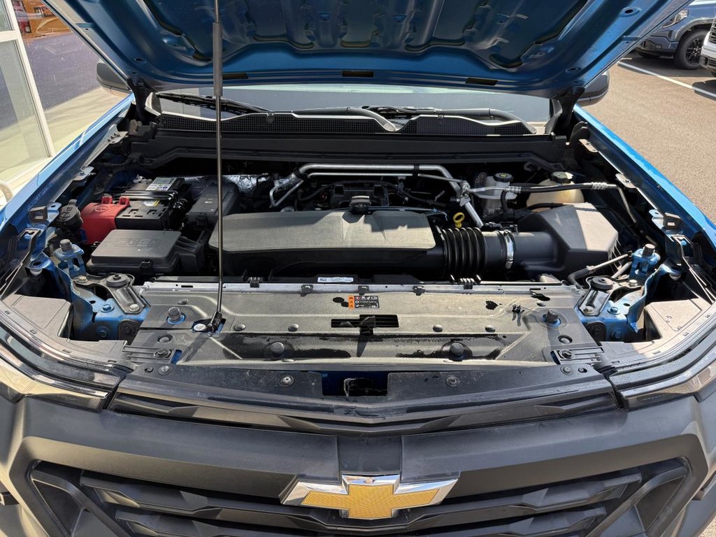 Chevrolet Colorado 4x4 Work Truck Crew Cab 2.7L 5ft 2023 à Québec, Québec - 25 - w1024h768px