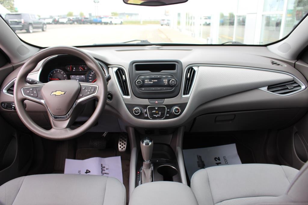 2016 Chevrolet Malibu in Quebec, Quebec - 33 - w1024h768px