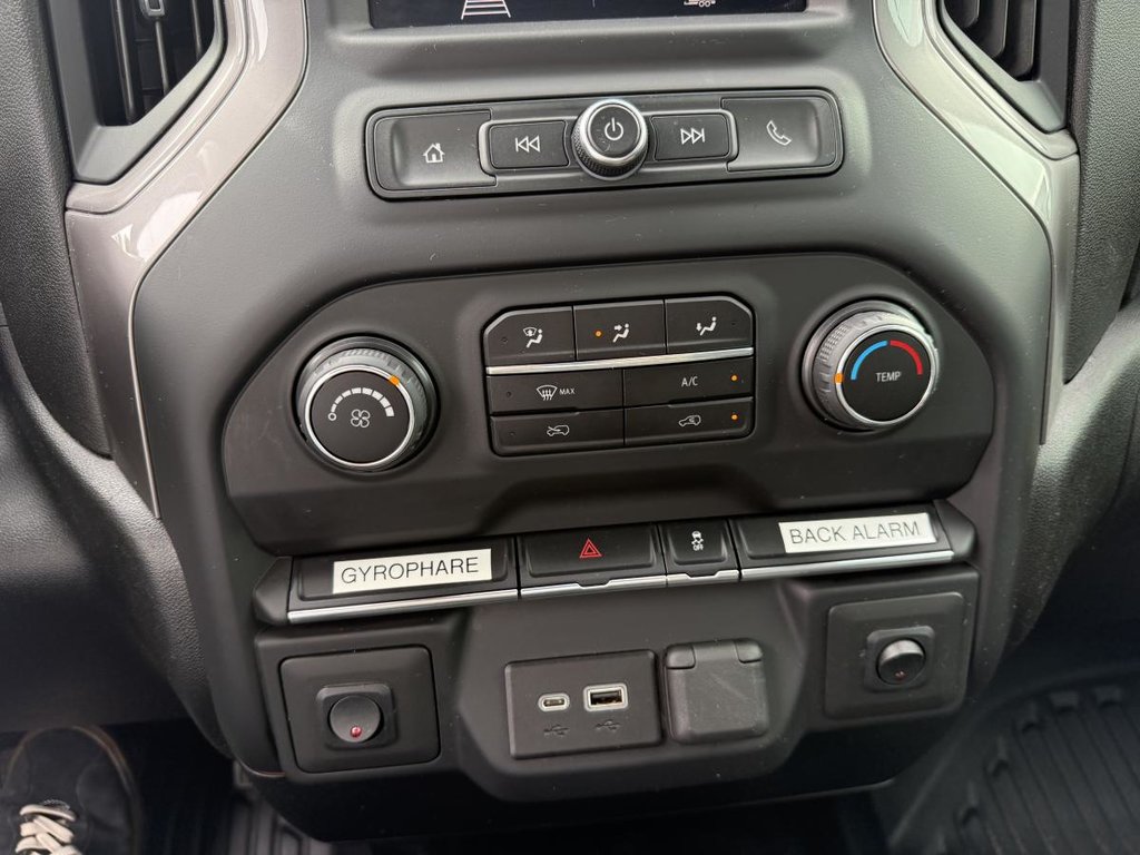 2021 Chevrolet Silverado 1500 4x4 Work Truck Double Cab V6 4.3L 6.6ft in Quebec, Quebec - 19 - w1024h768px