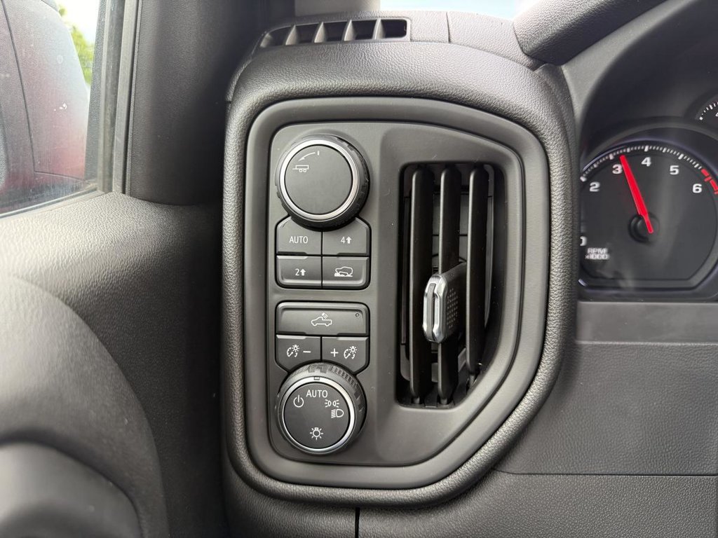 2021 Chevrolet Silverado 1500 4x4 Work Truck Double Cab V6 4.3L 6.6ft in Quebec, Quebec - 14 - w1024h768px