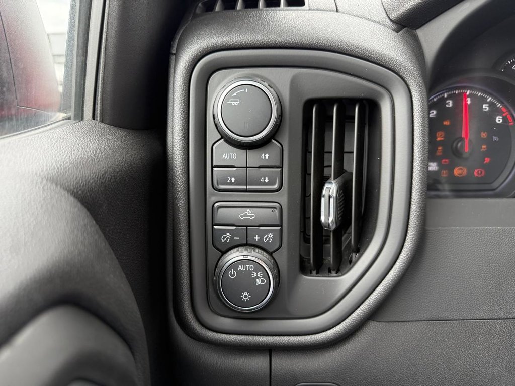 2022 Chevrolet Silverado 1500 4x4 Custom Trail Boss Crew Cab V8 6.2L 6.6ft in Quebec, Quebec - 14 - w1024h768px