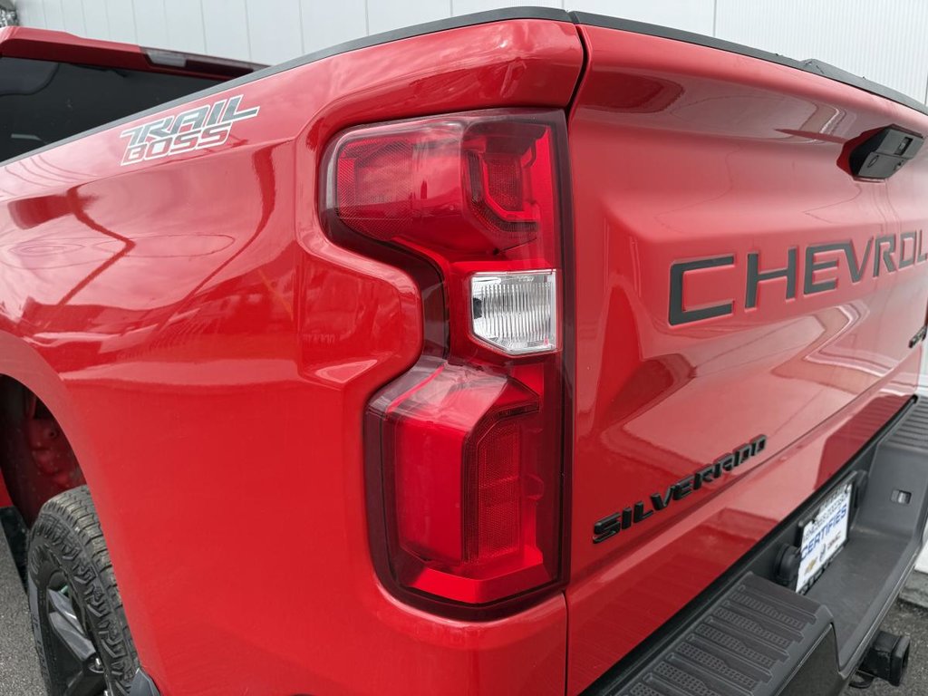 2022 Chevrolet Silverado 1500 4x4 Custom Trail Boss Crew Cab V8 6.2L 6.6ft in Quebec, Quebec - 10 - w1024h768px