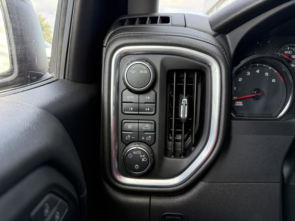 2022 Chevrolet Silverado 1500 LT Trail Boss Crew Cab v8 5.3L in Quebec, Quebec - 14 - w1024h768px