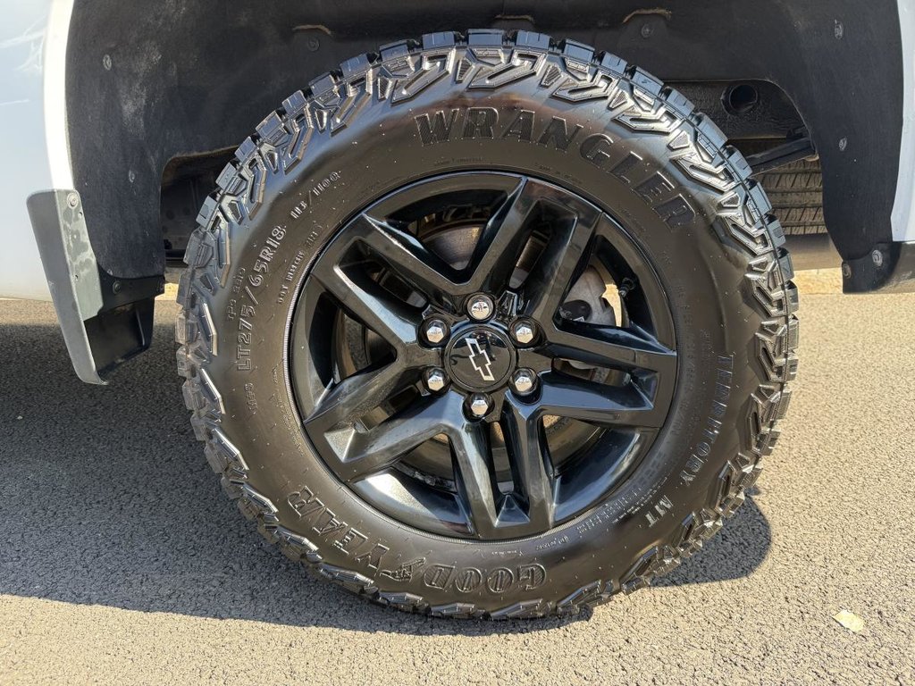 Chevrolet Silverado 1500 4x4 Custom Trail Boss Crew Cab V8 5.3L 6.6ft 2023 à Quebec, Québec - 11 - w1024h768px