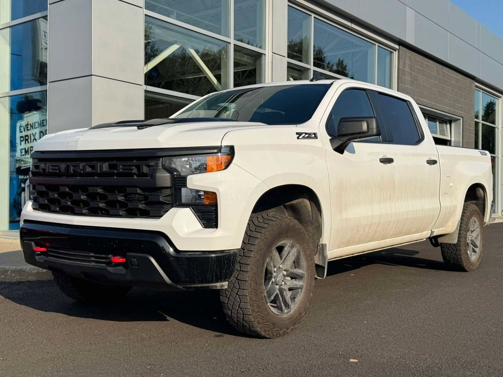 Chevrolet Silverado 1500 Custom Trail Boss V8 5.3L Crew Cab 6.5ft 2023 à Québec, Québec - 1 - w1024h768px