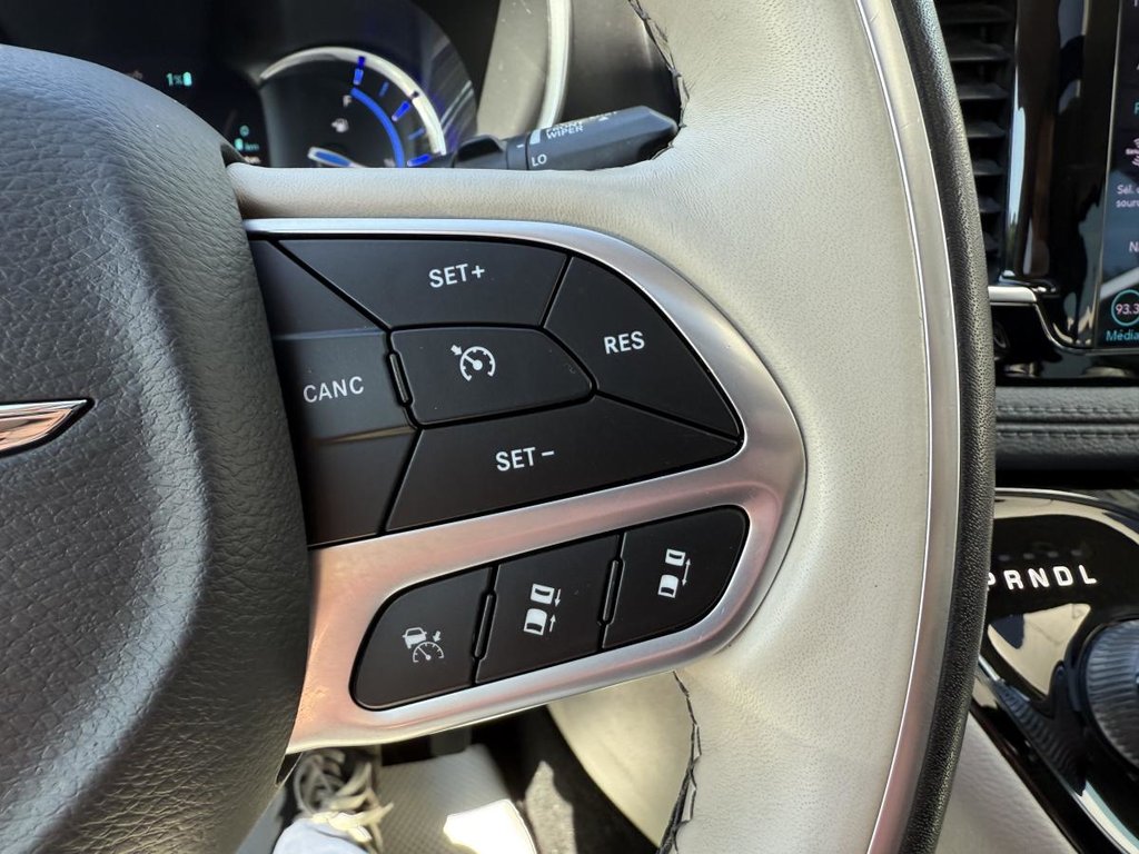 Chrysler Pacifica Hybrid Limited 2020 à Québec, Québec - 15 - w1024h768px