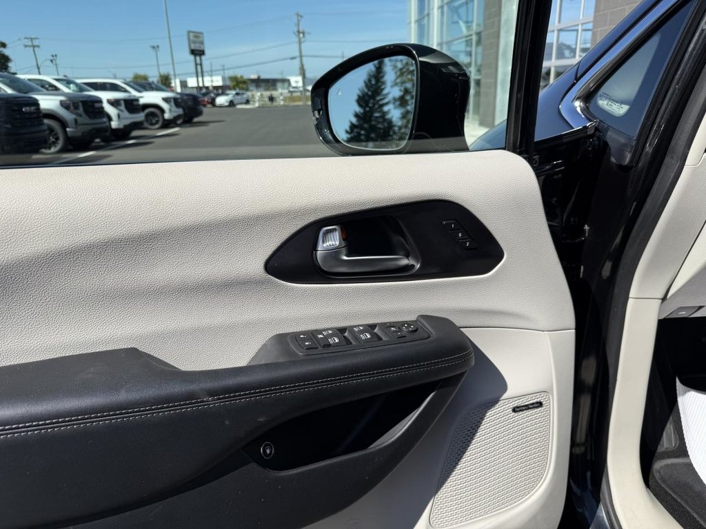 Chrysler Pacifica Hybrid Limited 2020 à Québec, Québec - 12 - w1024h768px