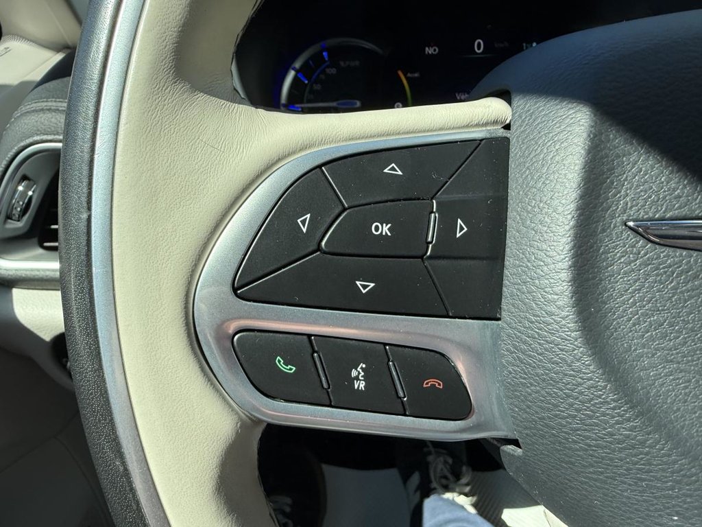 Chrysler Pacifica Hybrid Limited 2020 à Québec, Québec - 14 - w1024h768px