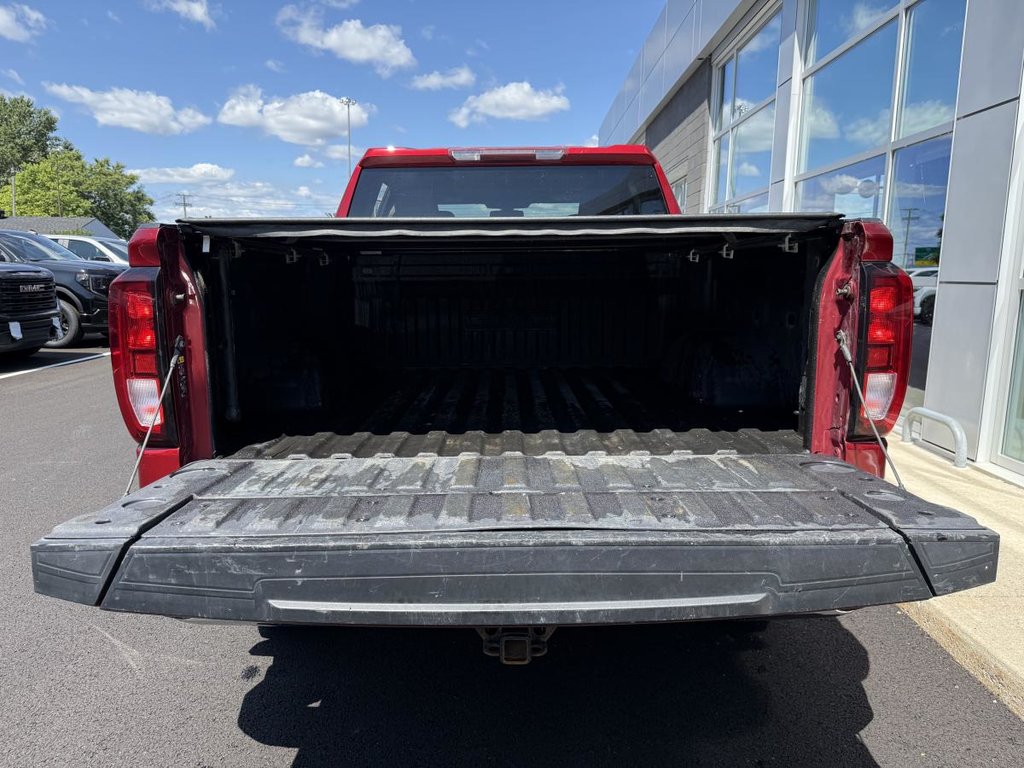 2022 GMC 1500 4x4 SLE Crew Cab V8 5.3L 5.8ft REMORQUAGE MAX in Quebec, Quebec - 25 - w1024h768px