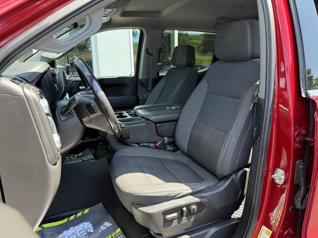 2022 GMC 1500 4x4 SLE Crew Cab V8 5.3L 5.8ft REMORQUAGE MAX in Quebec, Quebec - 21 - w1024h768px