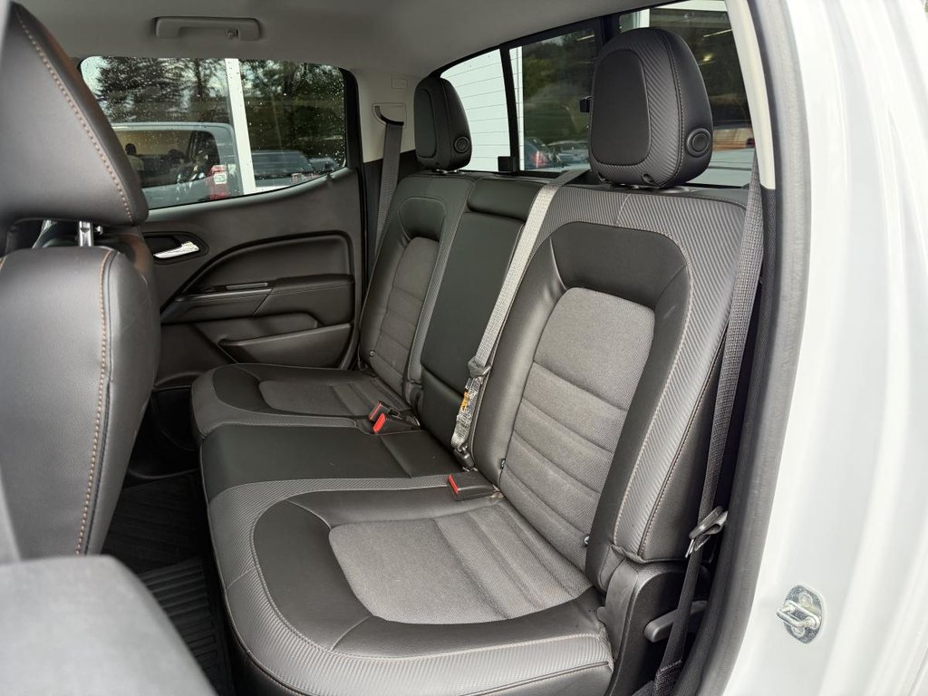 2022 GMC Canyon 4x4 AT4 Crew Cab V6 3.6L 6ft in Quebec, Quebec - 27 - w1024h768px