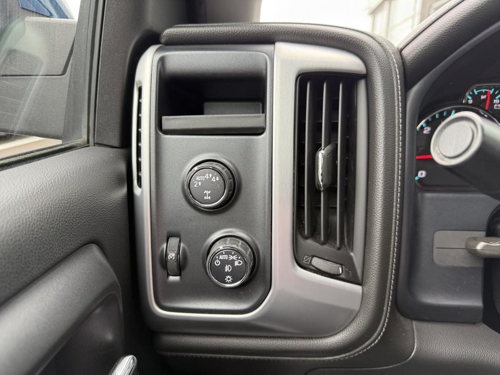 GMC Sierra 1500 4x4 SLE Crew Cab V8 5.3L 6.5ft 2017 à Quebec, Québec - 11 - w1024h768px