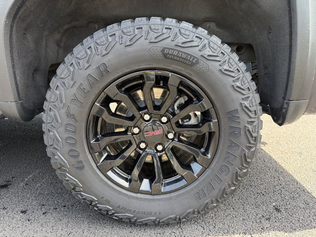 2023 GMC Sierra 1500 4x4 AT4x Crew Cab V8 6.2L 5.8ft in Quebec, Quebec - 11 - w1024h768px