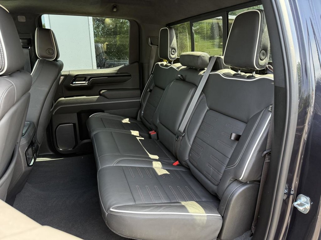 2023 GMC Sierra 1500 4x4 AT4x Crew Cab V8 6.2L 5.8ft in Quebec, Quebec - 28 - w1024h768px