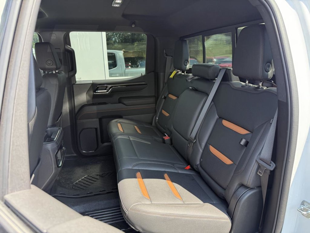 2023 GMC Sierra 1500 4x4 AT4 Crew Cab 3.0L Diesel 6.6ft in Quebec, Quebec - 26 - w1024h768px