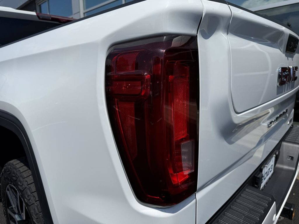 2023 GMC Sierra 1500 4x4 AT4 Crew Cab 3.0L Diesel 6.6ft in Quebec, Quebec - 10 - w1024h768px