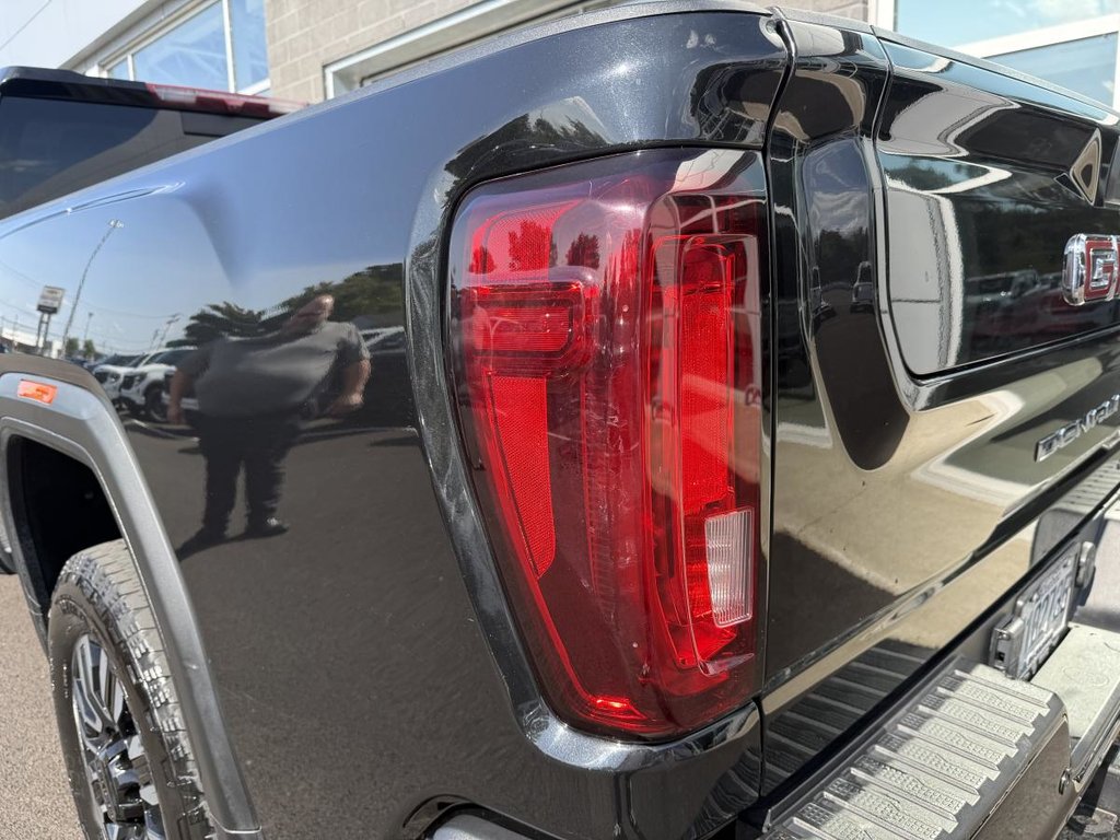 GMC Sierra 2500 HD Denali Crew Cab Duramax 8 ft box 2022 à Québec, Québec - 8 - w1024h768px