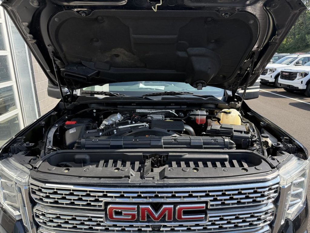 GMC Sierra 2500 HD Denali Crew Cab Duramax 8 ft box 2022 à Québec, Québec - 29 - w1024h768px