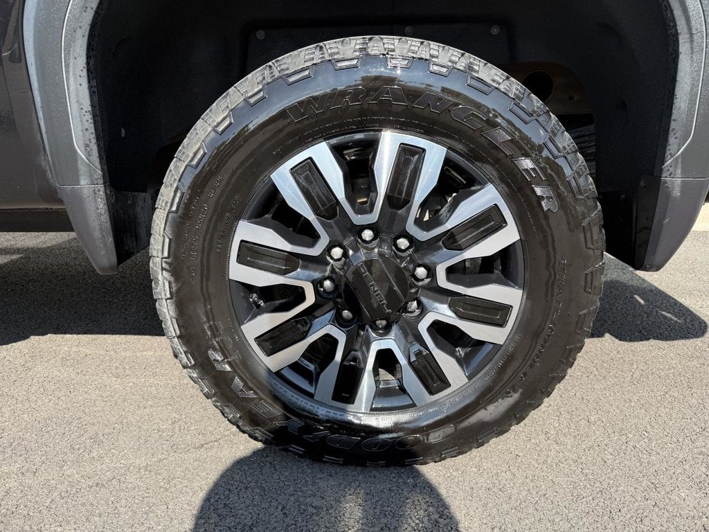 GMC Sierra 2500 HD Denali Crew Cab Duramax 8 ft box 2022 à Québec, Québec - 7 - w1024h768px